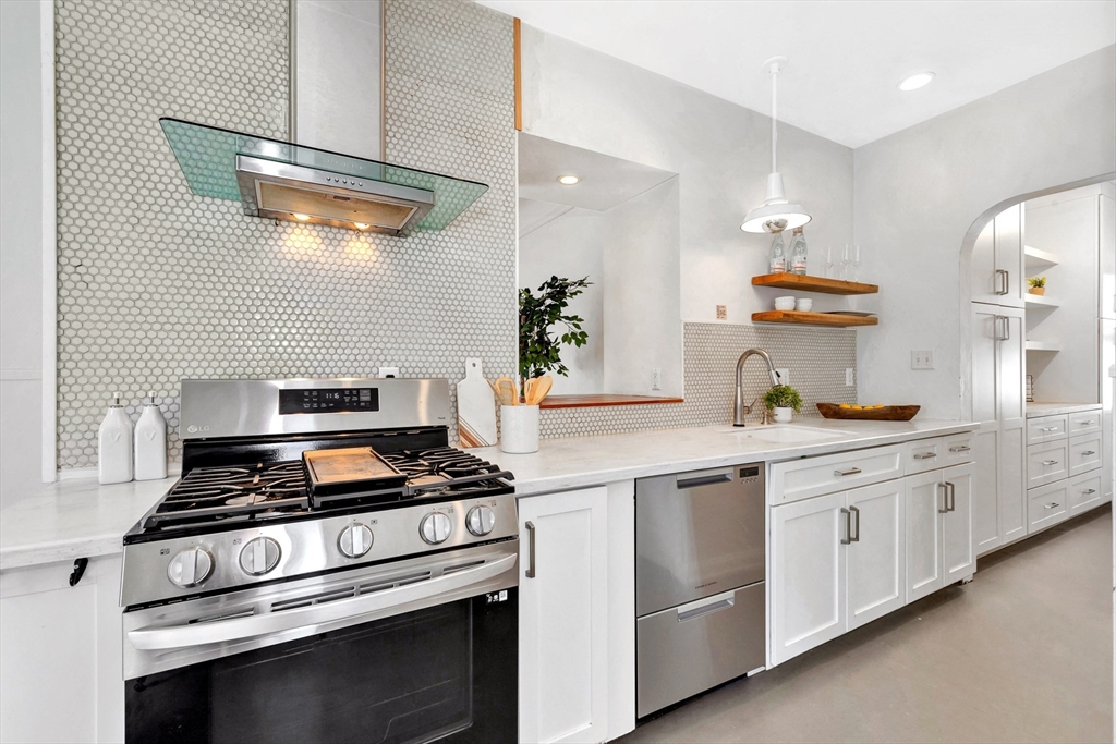 25 Windsor Road, Unit 25 Somerville, MA 02144 - Photo 10 of 31 Gallery Image 10