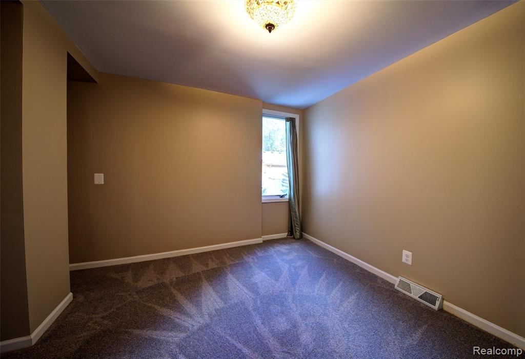 29214 Dresden Street Farmington Hills, MI 48336 - Photo 28 of 49