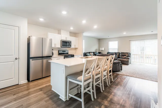 $307,222 | 1053 Briar Gln Court, Hampshire, IL 60140