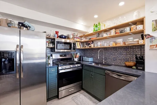 $565,000 | 35 New South Street, Unit 402, Northampton, MA 01060