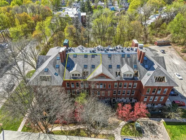 $565,000 | 35 New South Street, Unit 402, Northampton, MA 01060