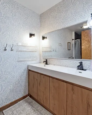 $565,000 | 35 New South Street, Unit 402, Northampton, MA 01060