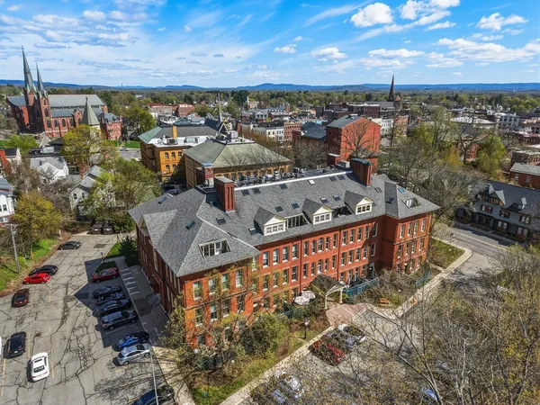 $565,000 | 35 New South Street, Unit 402, Northampton, MA 01060