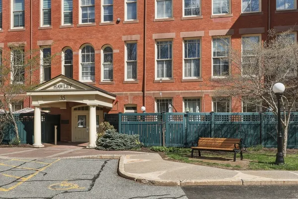 $565,000 | 35 New South Street, Unit 402, Northampton, MA 01060