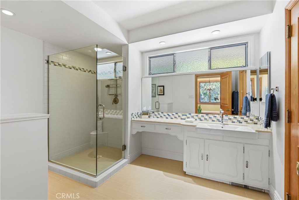15946 Woodvale Road Encino, CA 91436 - Photo 26 of 51