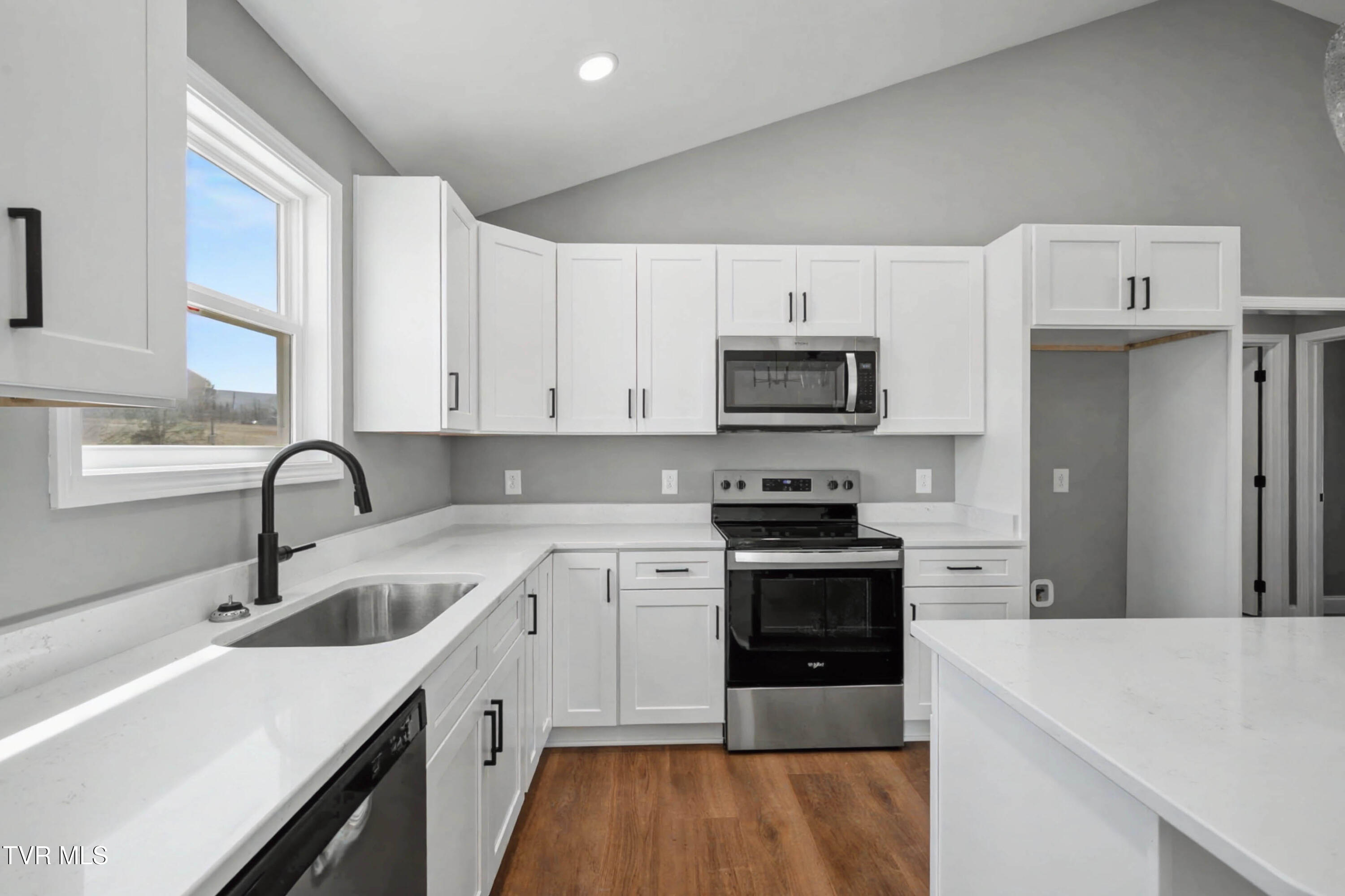 450 Barren Valley Road Chuckey, TN 37641 - Photo 14 of 27 450 Barren Valley Rd-14