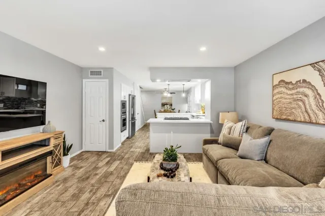 $1,374,900 | 465 Orange Avenue, Coronado, CA 92118