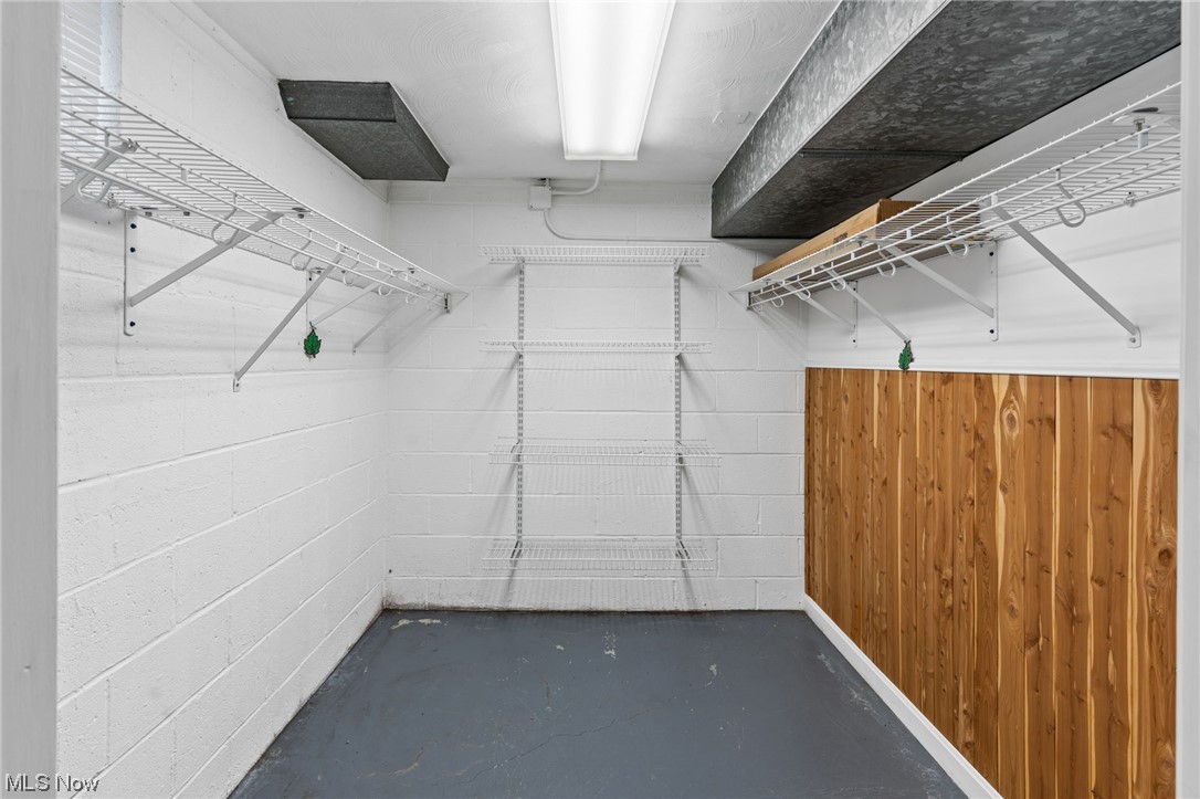 17006 Kenyon Road Cleveland, OH 44120 - Photo 28 of 34