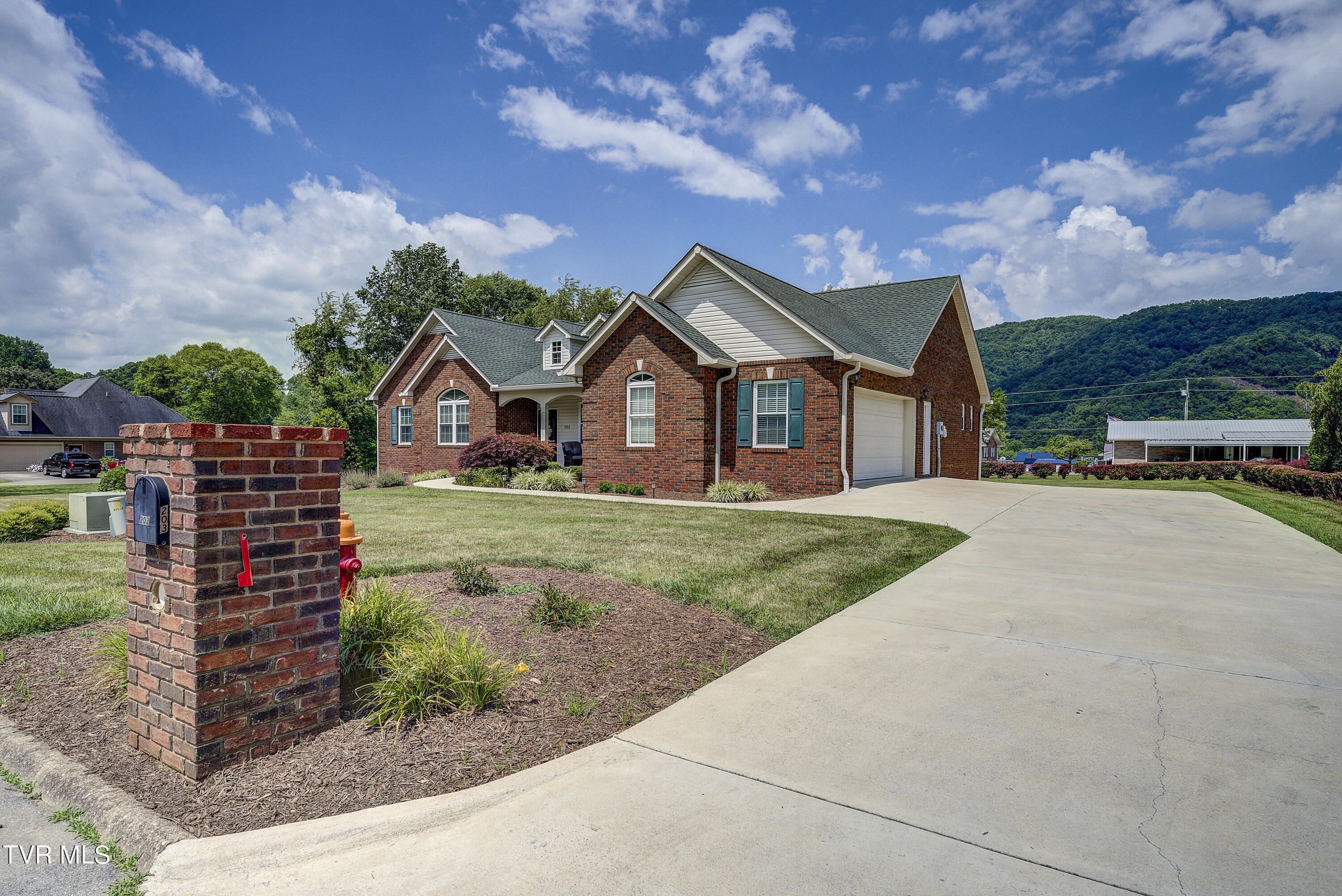203 Old Farm Road Erwin, TN 37650 - Photo 5 of 50 OldFarm-3