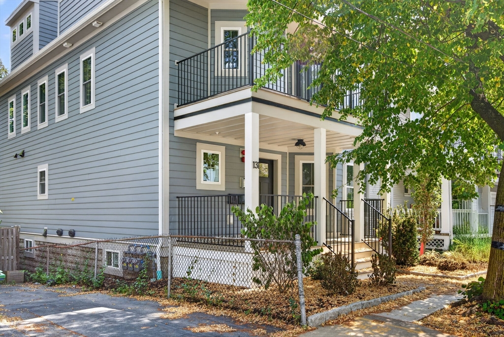 131 Hudson Street, Unit 1 Somerville, MA 02144 - Photo 29 of 41