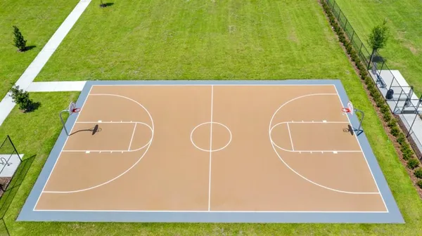 a view of a tennis court
