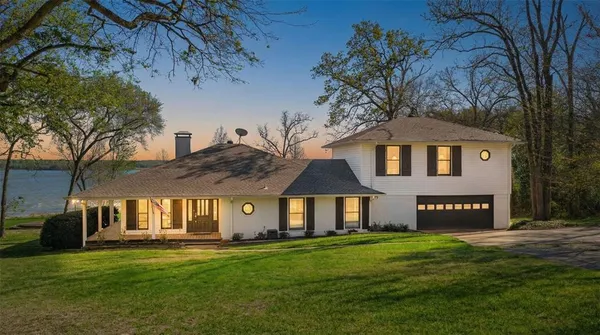 $999,000 | 7016 Farm To Market Road 3054, Malakoff, TX 75148