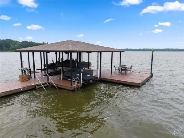 a view of garden with patio