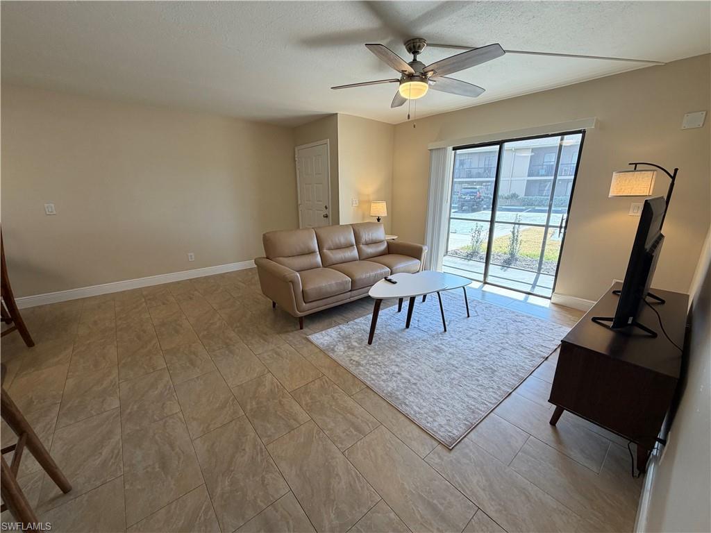 5327 Summerlin Road, Unit 2707 Fort Myers, FL 33919 - Photo 4 of 27