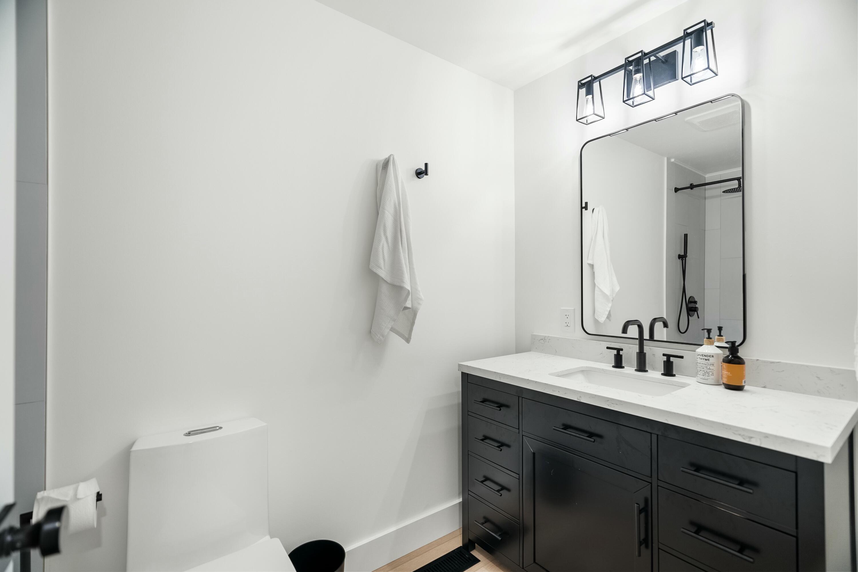 7068 Riata Drive Redding, CA 96002 - Photo 18 of 44 Bathroom 1