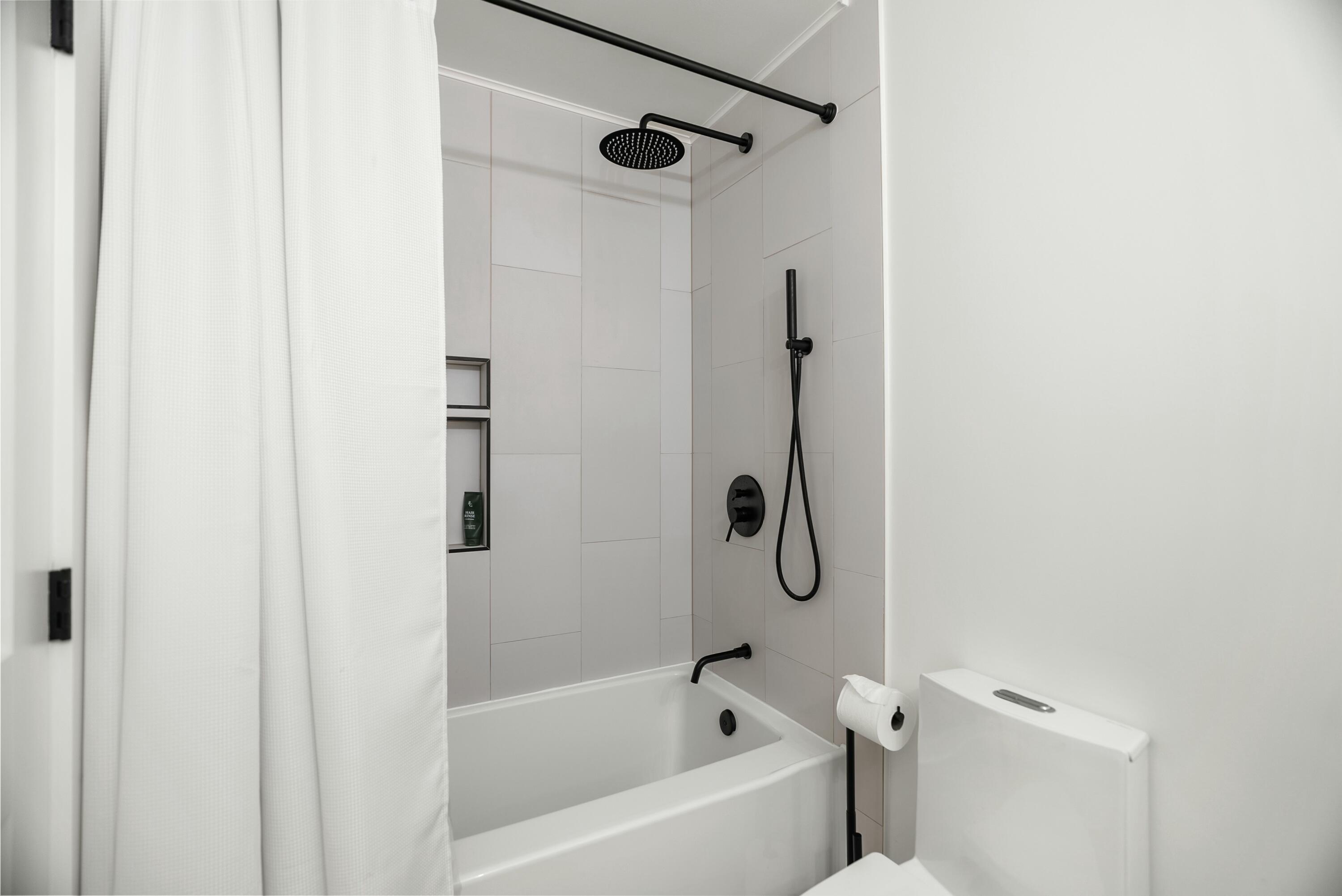 7068 Riata Drive Redding, CA 96002 - Photo 19 of 44 Bathroom 1