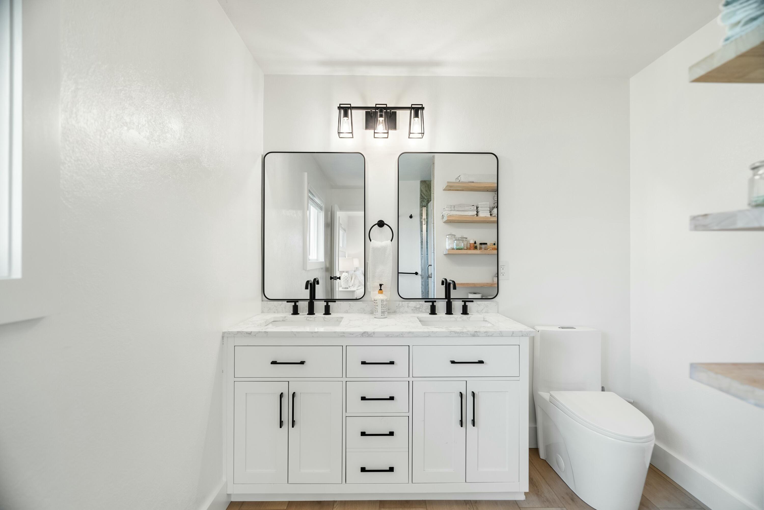 7068 Riata Drive Redding, CA 96002 - Photo 26 of 44 Master Suite