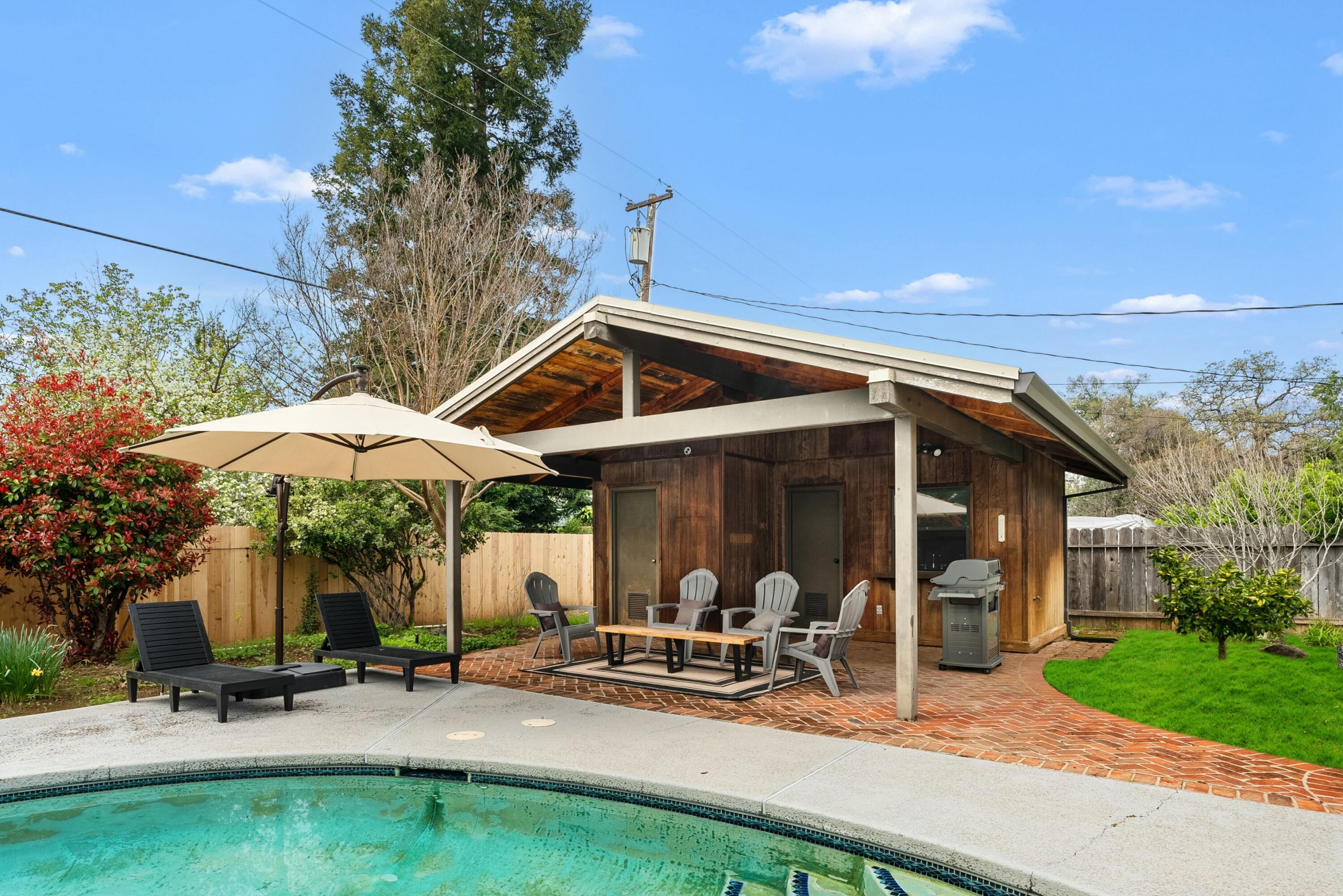 7068 Riata Drive Redding, CA 96002 - Photo 35 of 44 Pool House