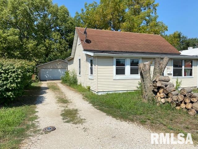 511 Main Street Pekin, IL 61554 - Photo 1 of 17 Gallery Image 1