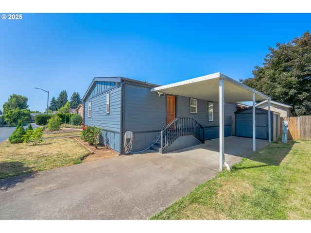 a house view with a backyard space