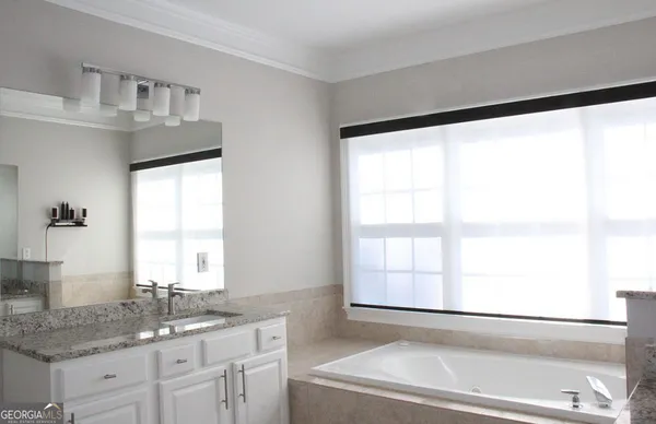 $735,000 | 996 Pitts Road, Unit D, Sandy Springs, GA 30350