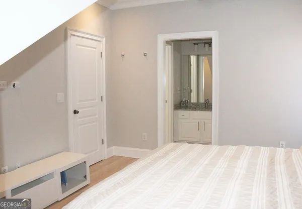 $735,000 | 996 Pitts Road, Unit D, Sandy Springs, GA 30350