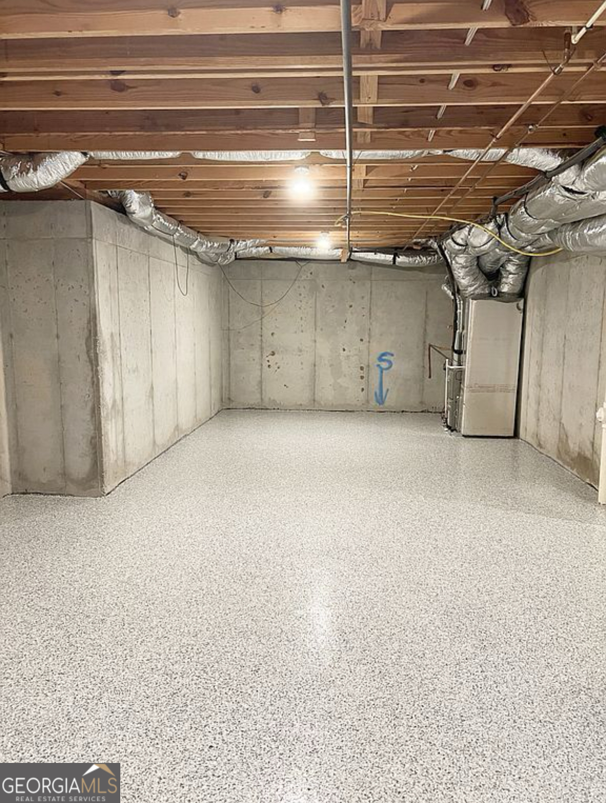 996 Pitts Road, Unit D Sandy Springs, GA 30350 - Photo 34 of 39 a view of a room with an empty space