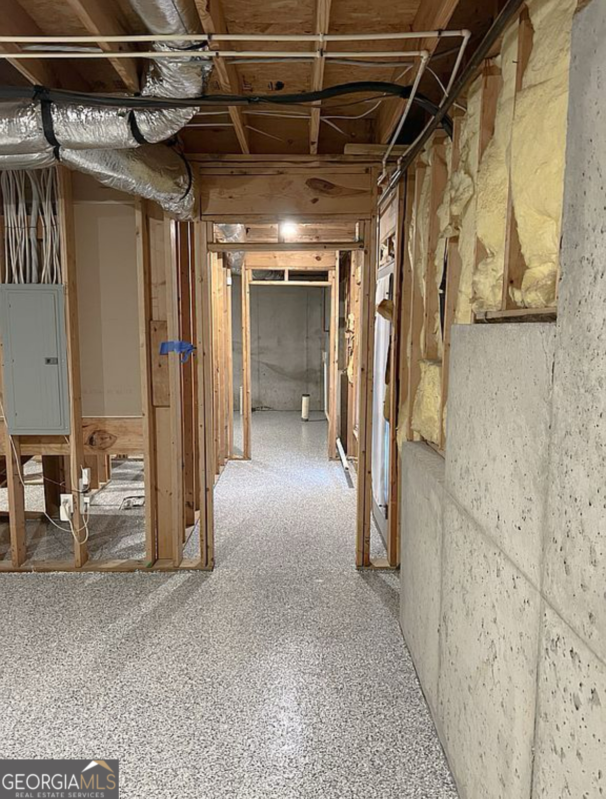 996 Pitts Road, Unit D Sandy Springs, GA 30350 - Photo 36 of 39 a view of hallway