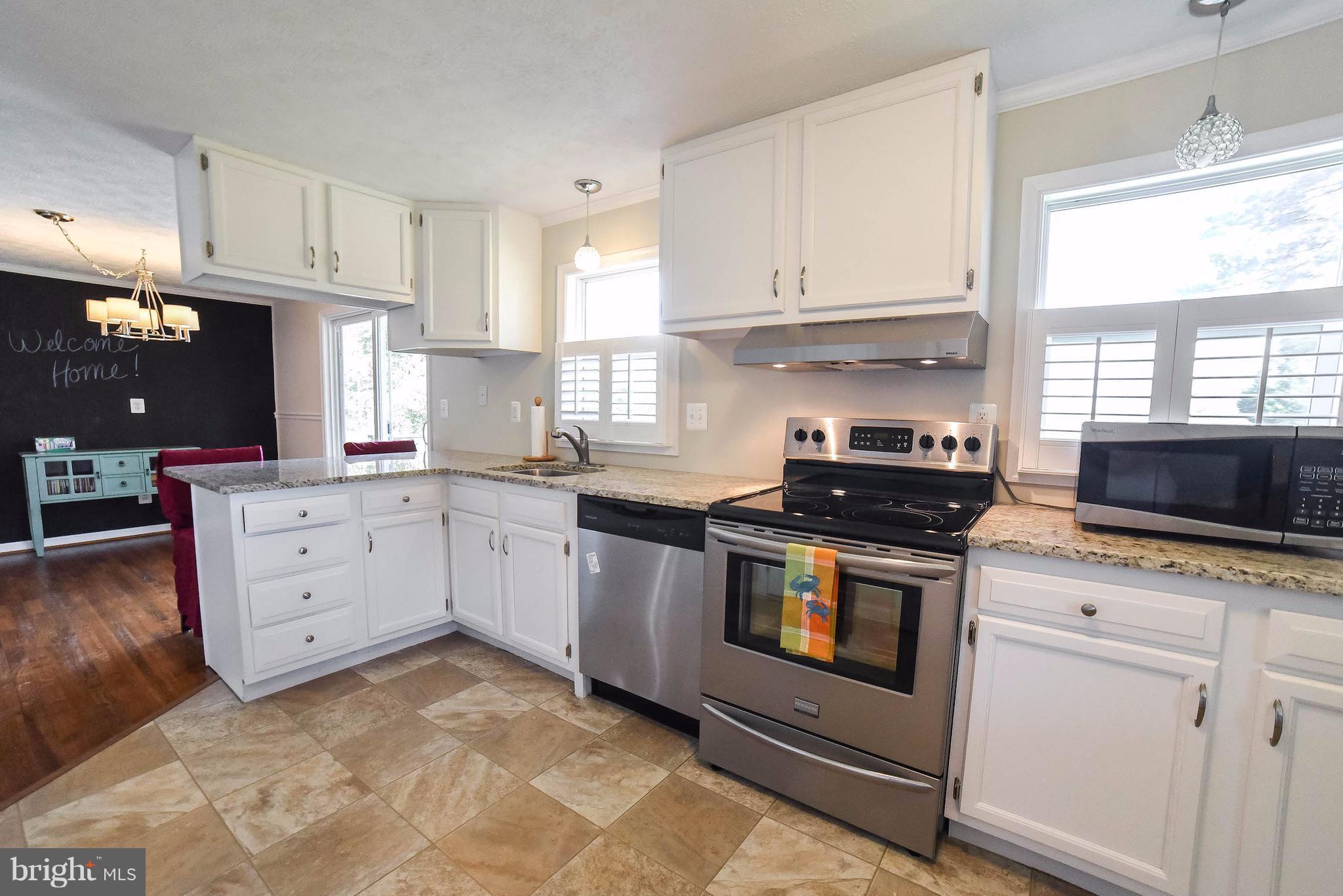 16100 Thomas Road Piney Point, MD 20674 - Photo 3 of 30 Kitchen with granite counters