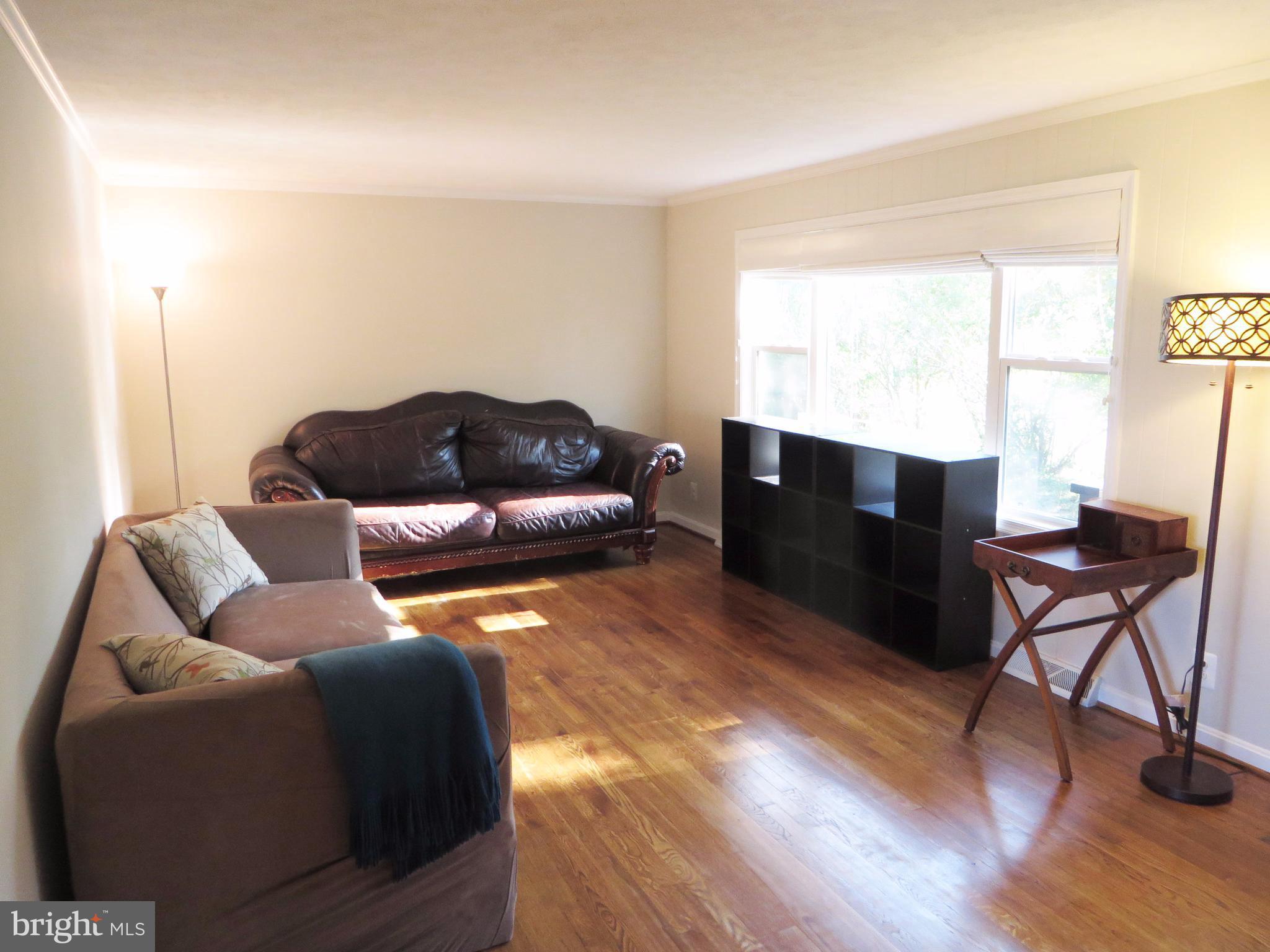 16100 Thomas Road Piney Point, MD 20674 - Photo 8 of 30 Living room