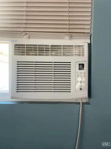 a view of a window in an empty room