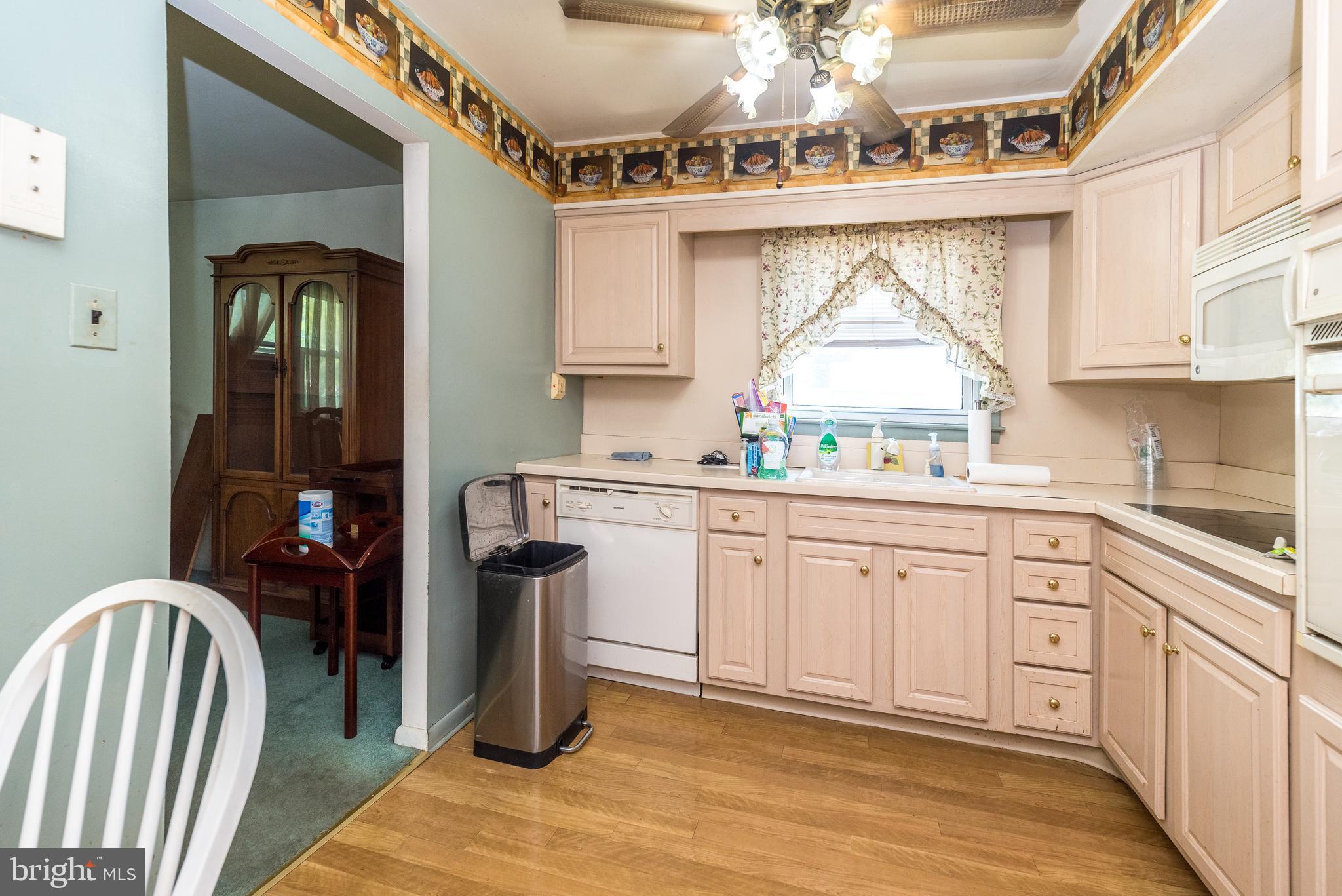 716 Springdell Road King of Prussia, PA 19406 - Photo 11 of 40 Kitchen