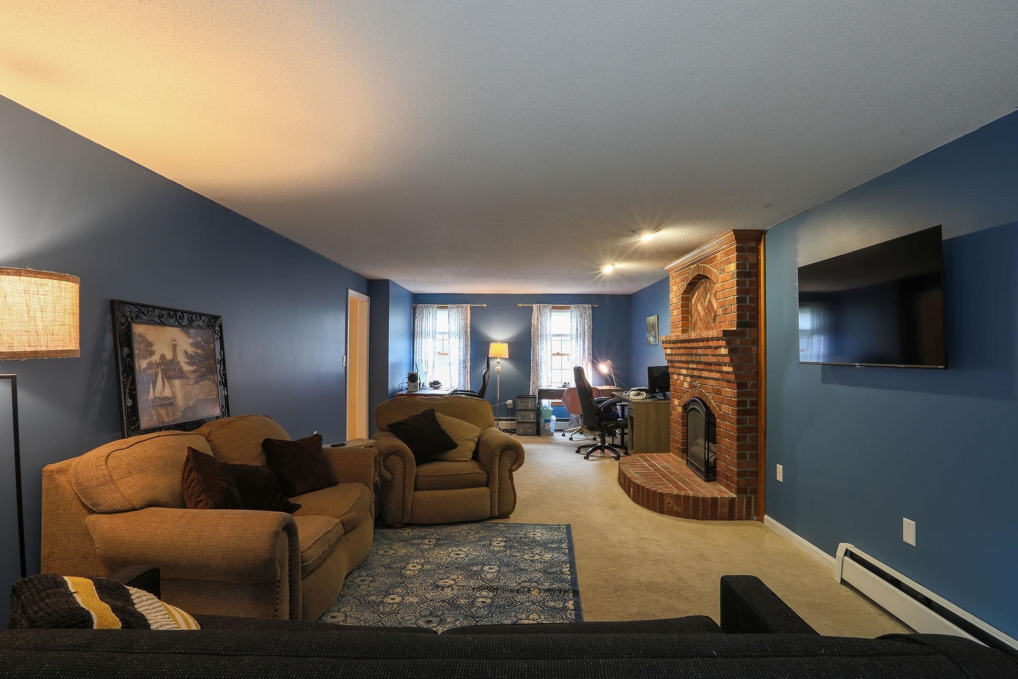 6 David Drive Pelham, NH 03076 - Photo 8 of 36