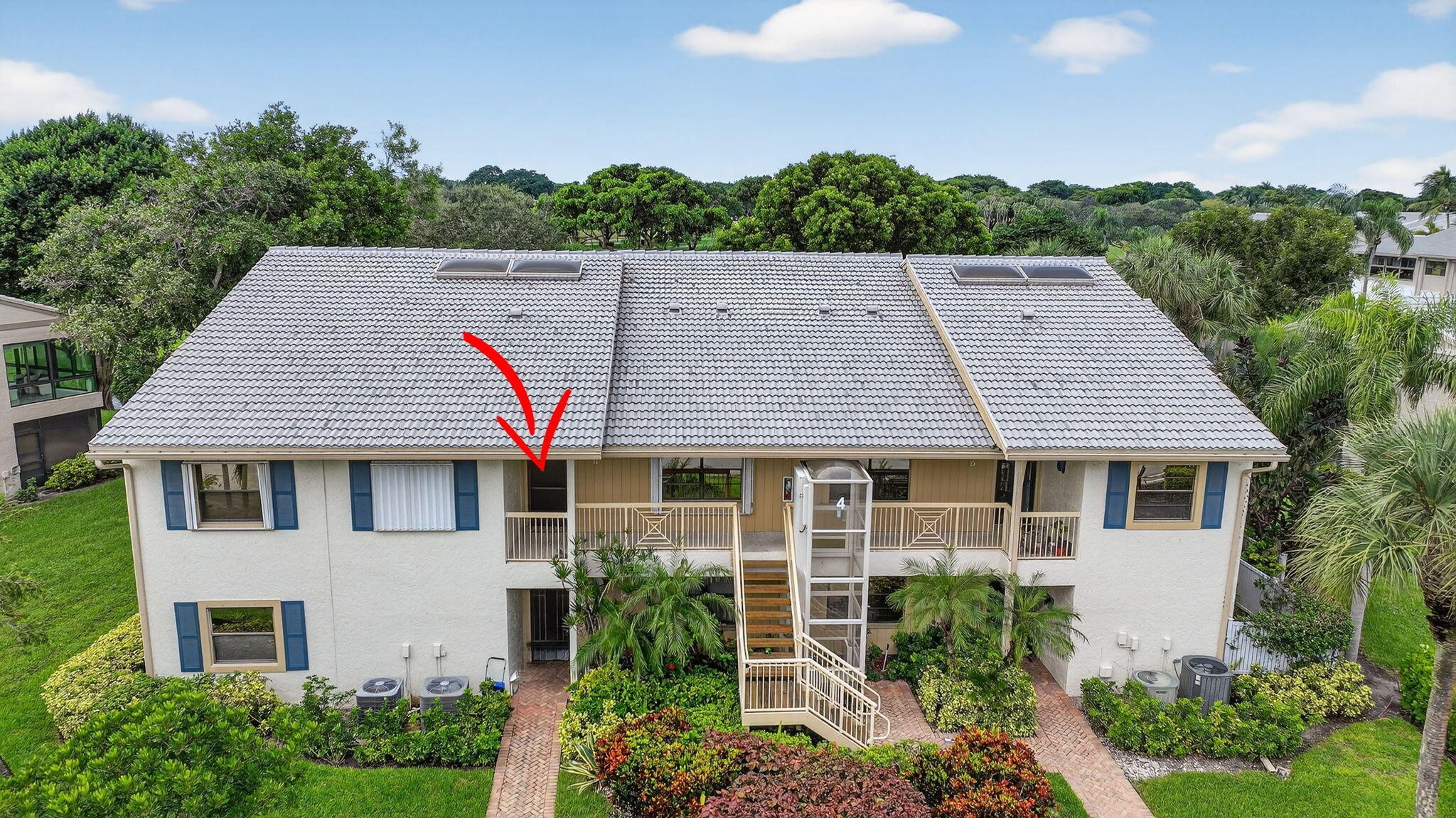 large-01999745-b940-7190-88c1-8ac8202e99