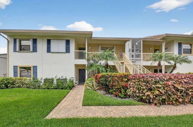$225,000 | 4 Eastgate Drive, Unit B, Boynton Beach, FL 33436