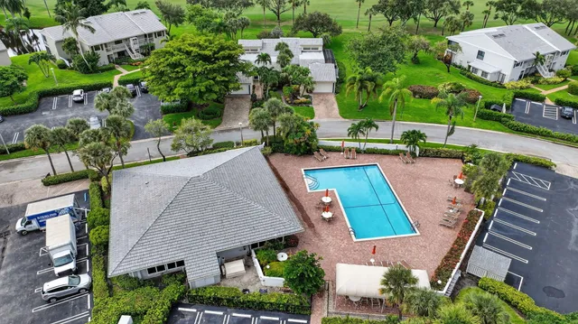 $225,000 | 4 Eastgate Drive, Unit B, Boynton Beach, FL 33436