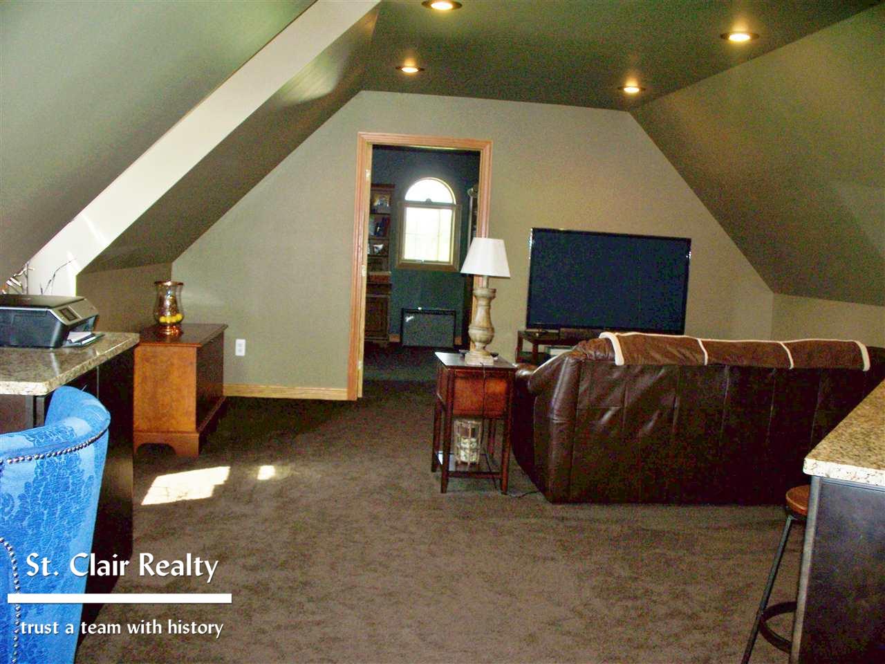 8731 Bartel Road Columbus, MI 48063 - Photo 20 of 31 31292758-19.JPG