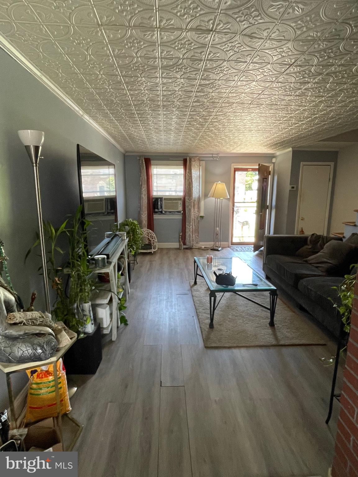 735 Grant Road Folcroft, PA 19032 - Photo 12 of 39 Inviting living space with natural light.