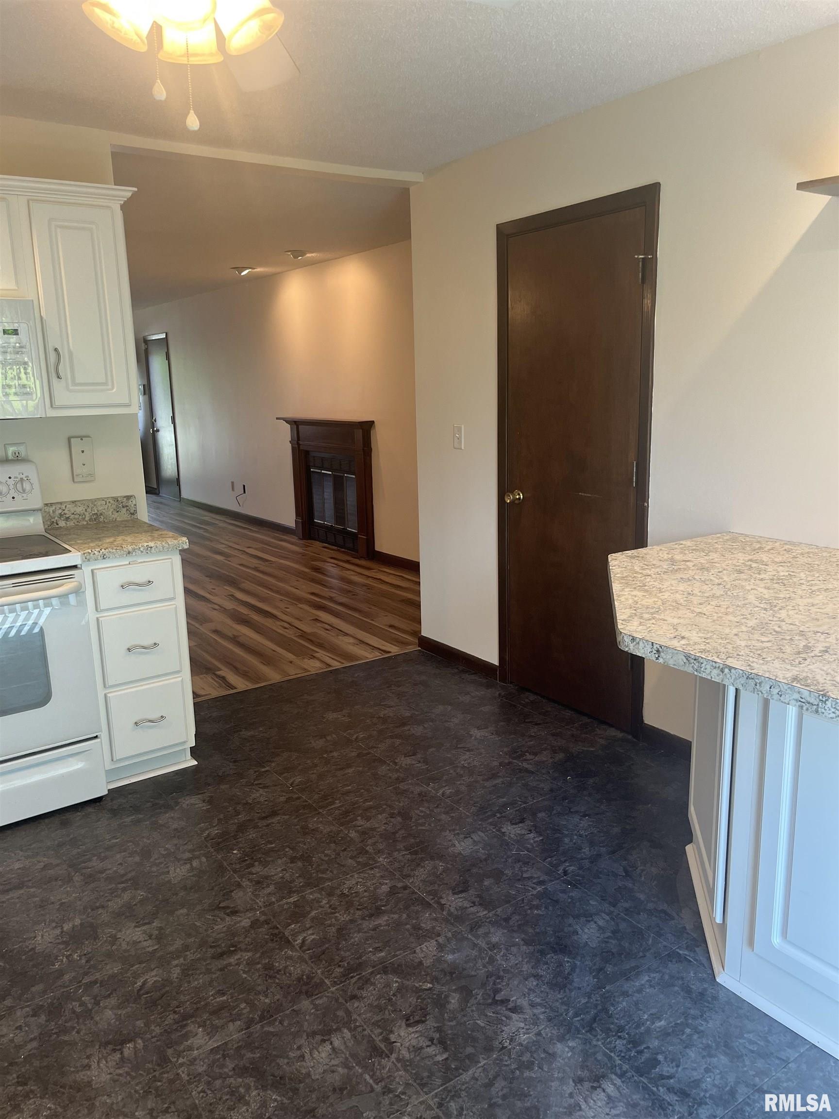 115 Astoria Road Springfield, IL 62704 - Photo 7 of 8
