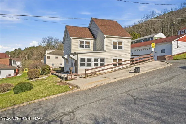 $224,000 | 115 Spruce Street, Nesquehoning, PA 18240