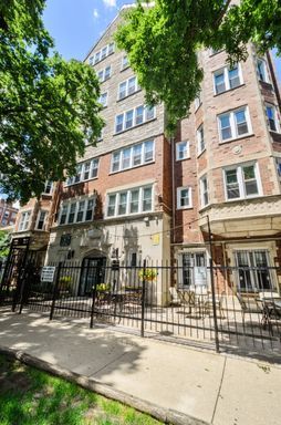 1608 West Sherwin Avenue, Unit 712 Chicago, IL 60626 - Photo 1 of 11 a view of a brick building