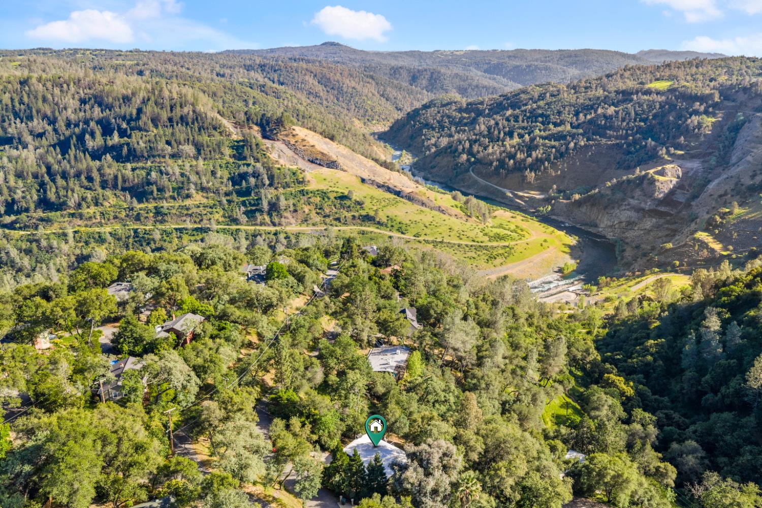 140 Rio Camino Street Auburn, CA 95603 - Photo 5 of 56 a view of a city