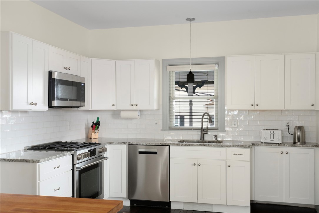 59 Blodgett Avenue Pawtucket, RI 02860 - Photo 13 of 36