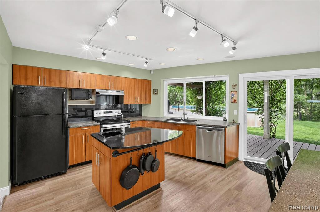 9319 Faussett Road Fenton, MI 48430 - Photo 8 of 67 Gallery Image 8