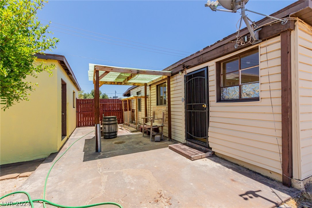 108 West Victory Road Henderson, NV 89015 - Photo 3 of 29 Gallery Image 3