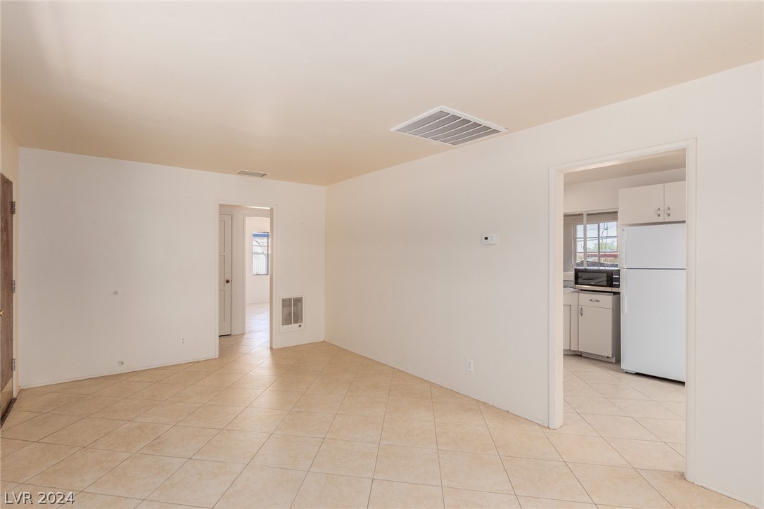 108 West Victory Road Henderson, NV 89015 - Photo 4 of 29 Gallery Image 4