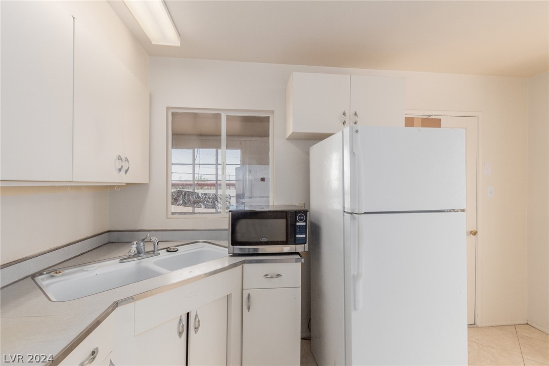 108 West Victory Road Henderson, NV 89015 - Photo 5 of 29 Gallery Image 5