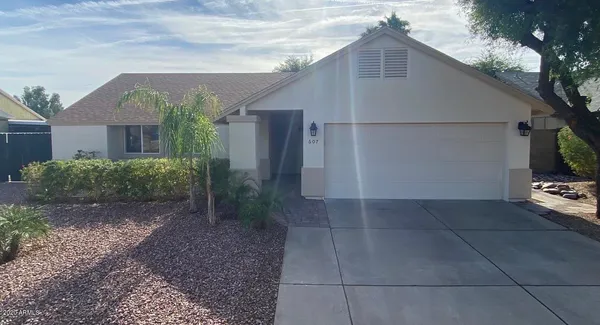 $2,195 | 607 West Rosemonte Drive, Phoenix, AZ 85027