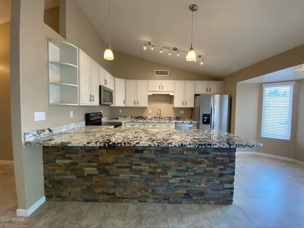 $2,230 | 607 West Rosemonte Drive, Phoenix, AZ 85027