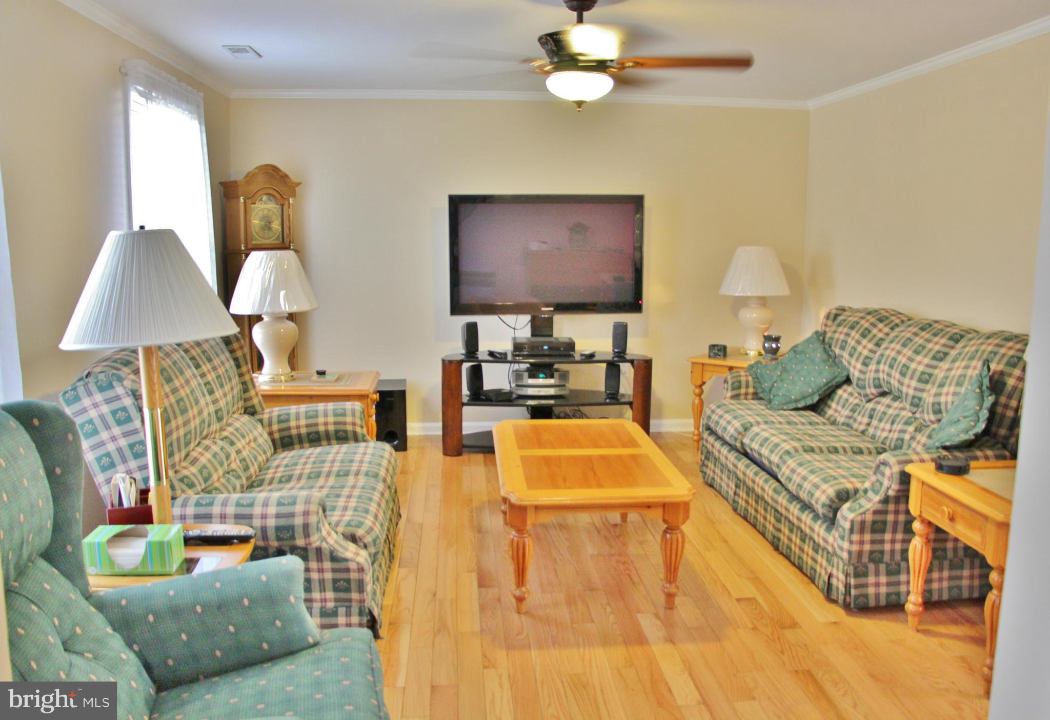 1203 Steamboat Road Shady Side, MD 20764 - Photo 3 of 29 Living Room